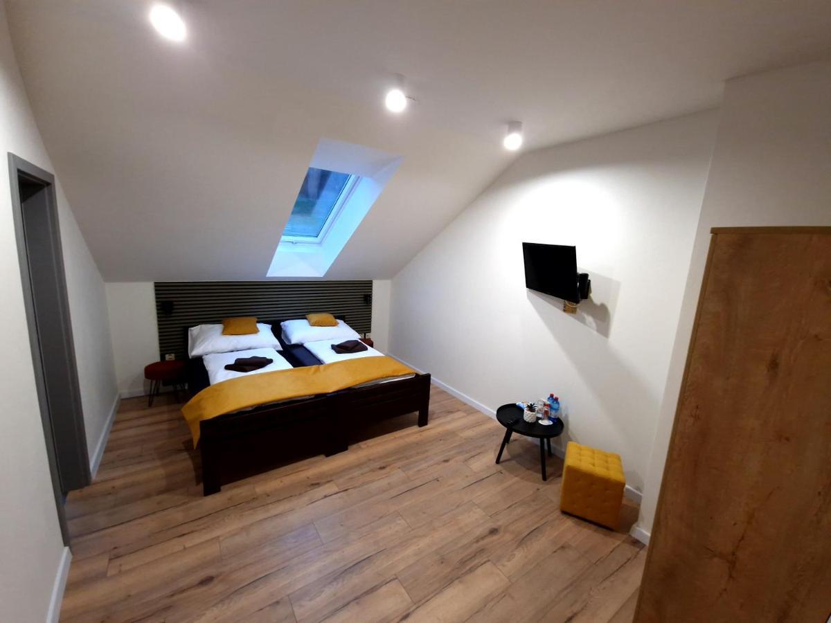 Bird House Hotell Prešov Eksteriør bilde