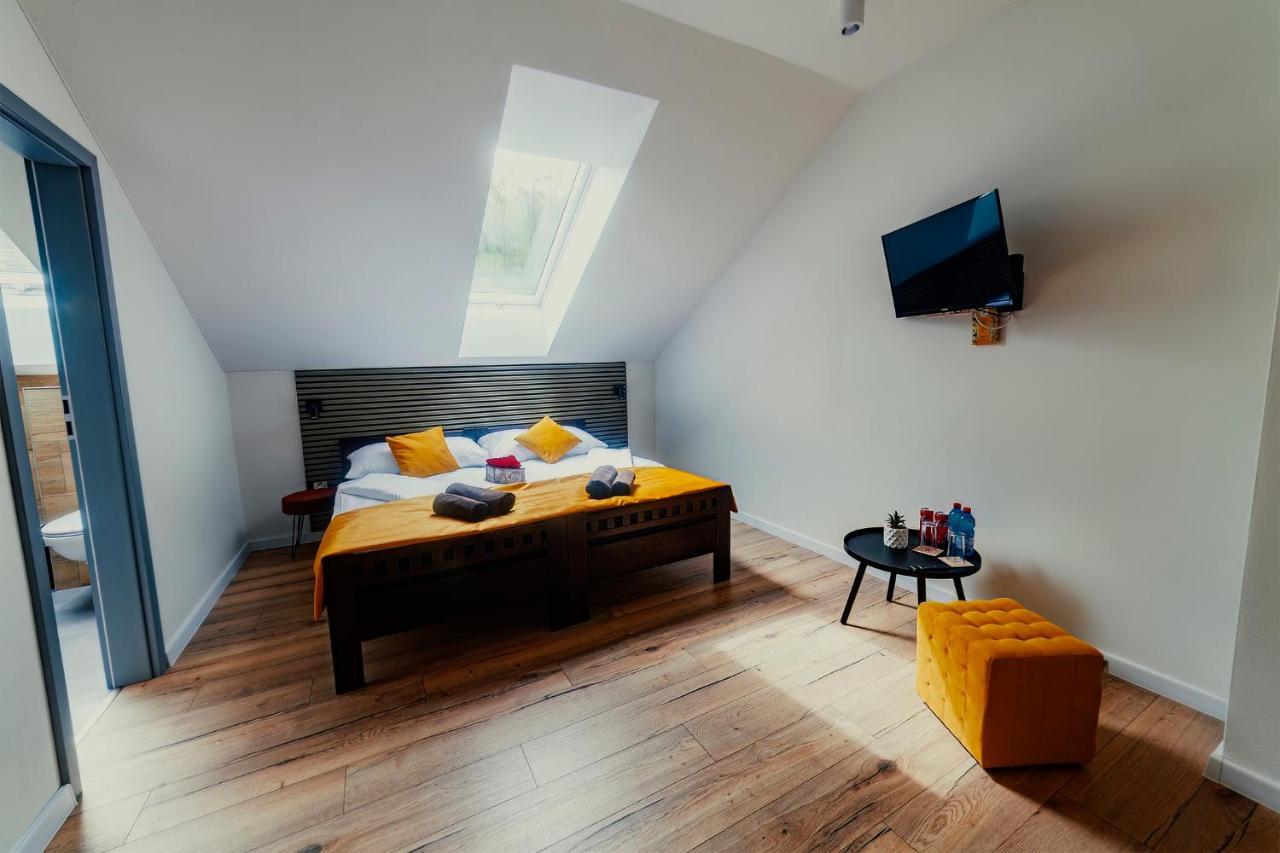Bird House Hotell Prešov Eksteriør bilde