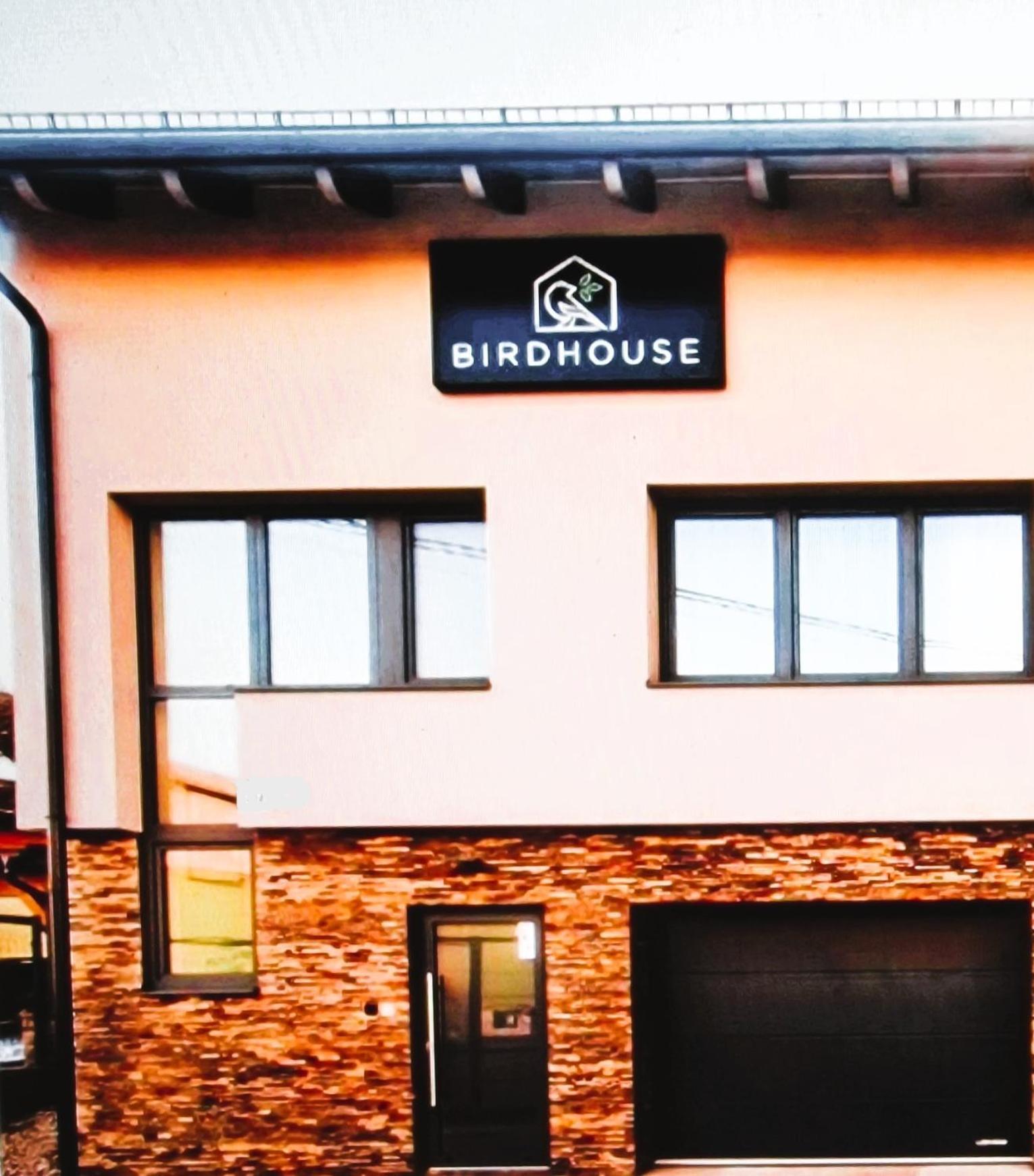 Bird House Hotell Prešov Eksteriør bilde
