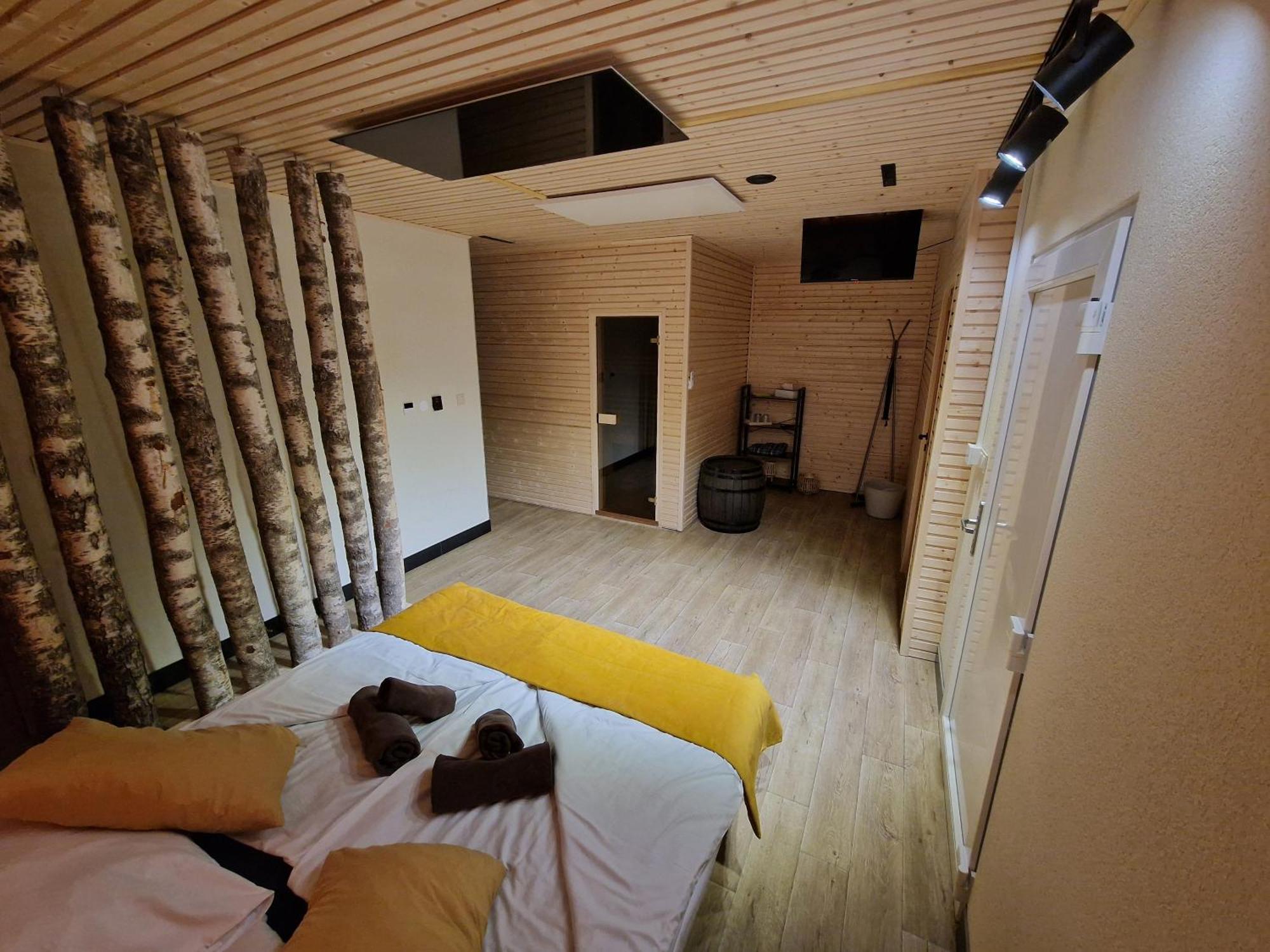 Bird House Hotell Prešov Eksteriør bilde